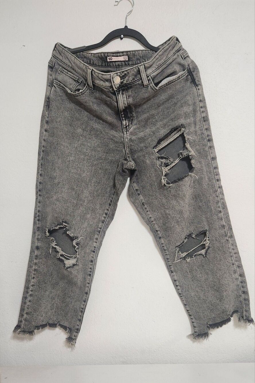 SO women's Jean High rise light black Distressed Size 13/31 w